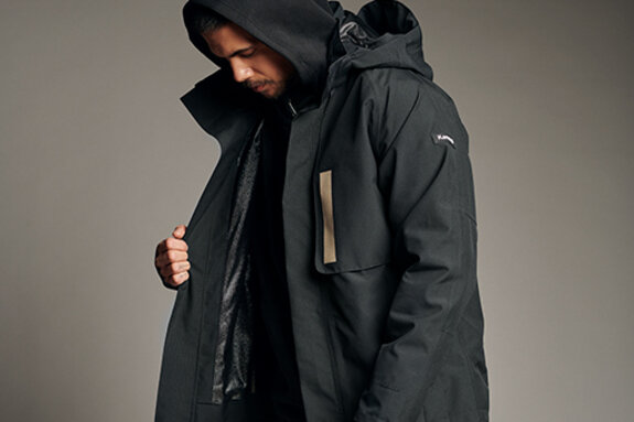 Mand i kansas gore-tex arbejdsjakke