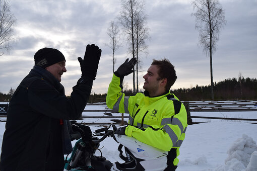 Leijonaurokset Saku ja Sebastian – pilkiltä motocross-rampeille!