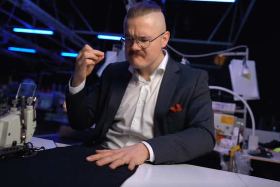 KOVA Esports Leijona työvaatteet