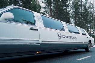 KOVA Esports Leijona työvaatteet