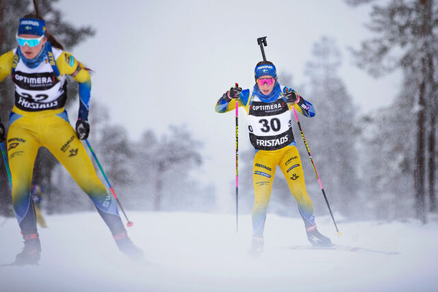 the_swidish_biathlon_team_on_skis