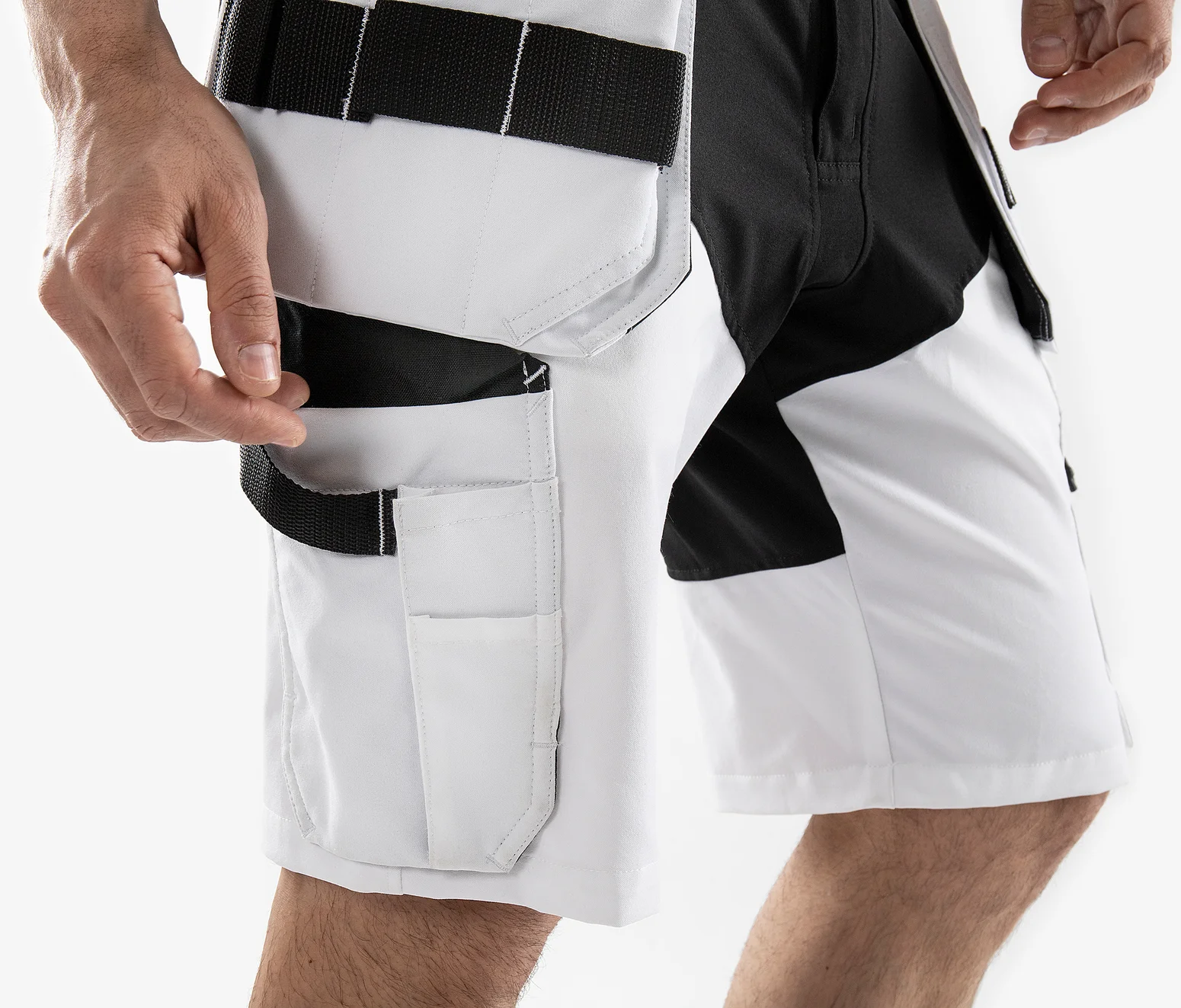 Trousers & Shorts for Men - Ready-To-Wear | Moncler NL