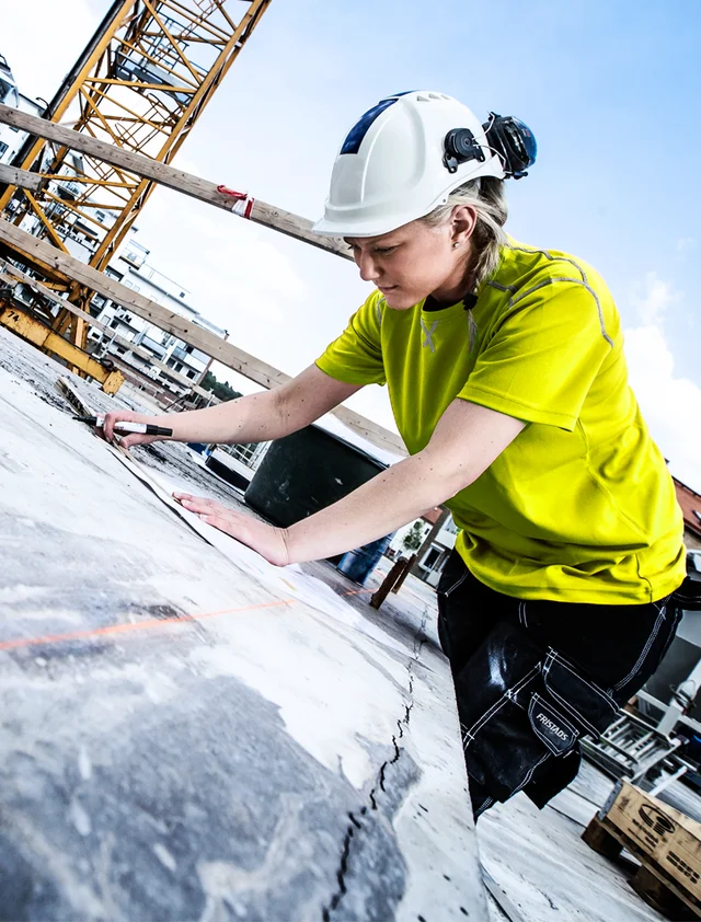 Vrouw op de bouw