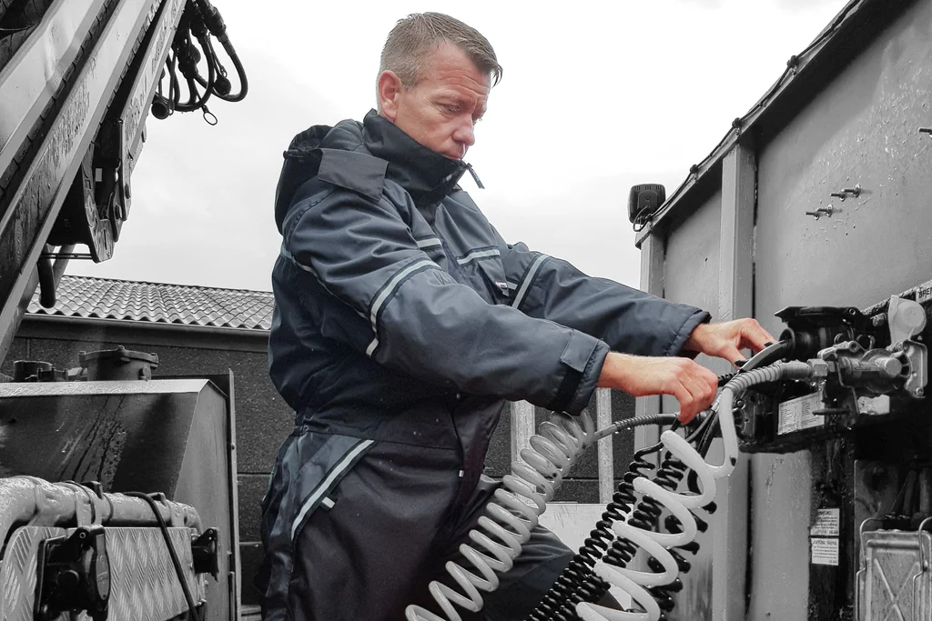 Dual Products Left Image