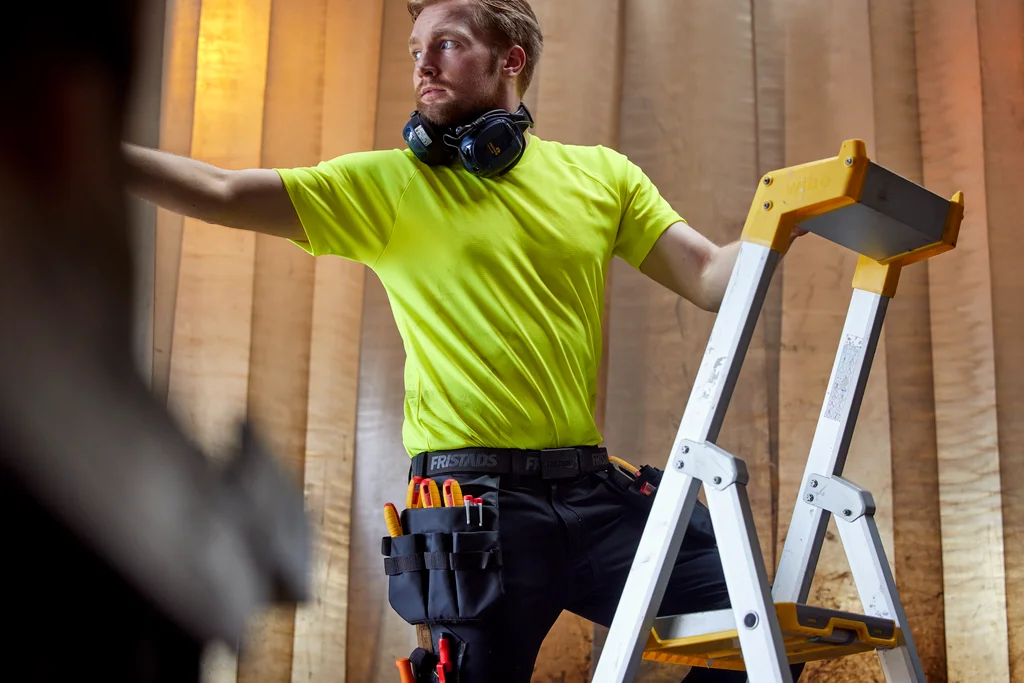 Dual Products Right Image