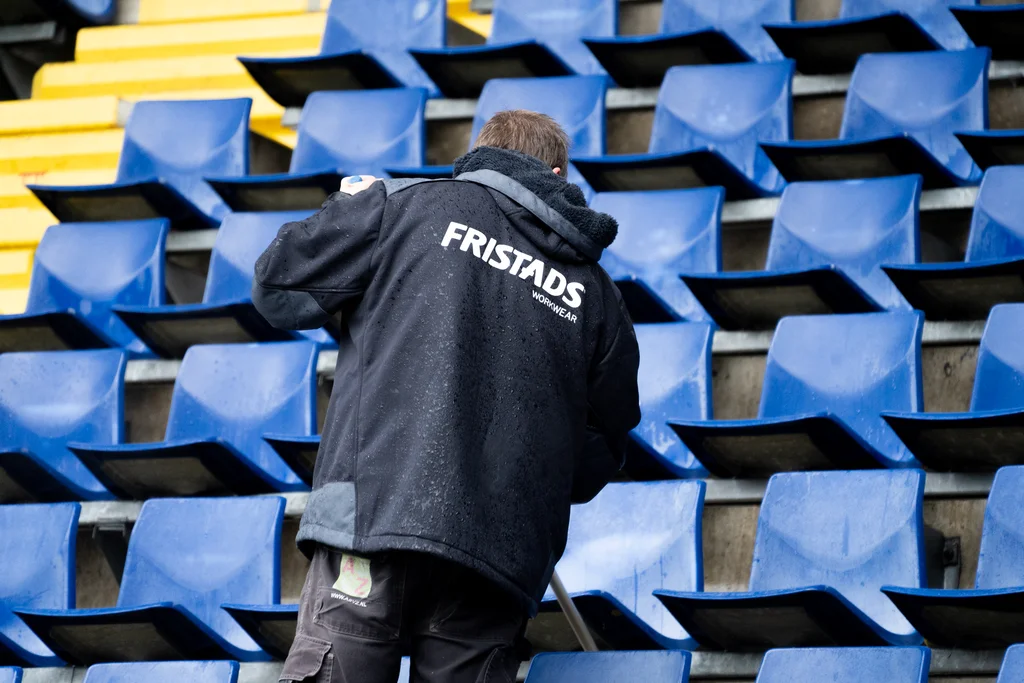 Dual Products Right Image