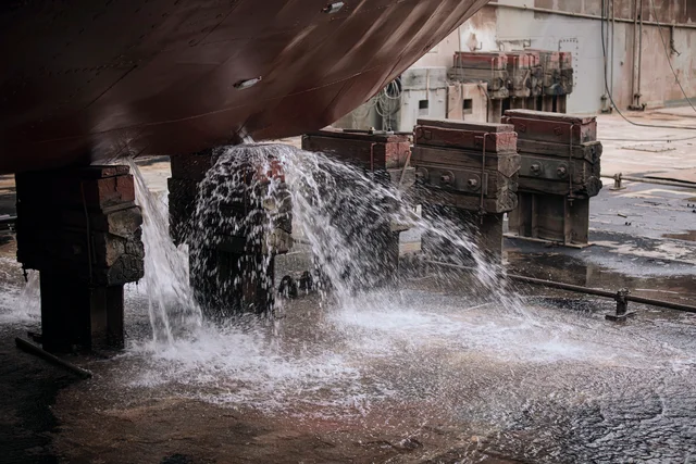 fristads_wtyövaatteet_vesi_desk