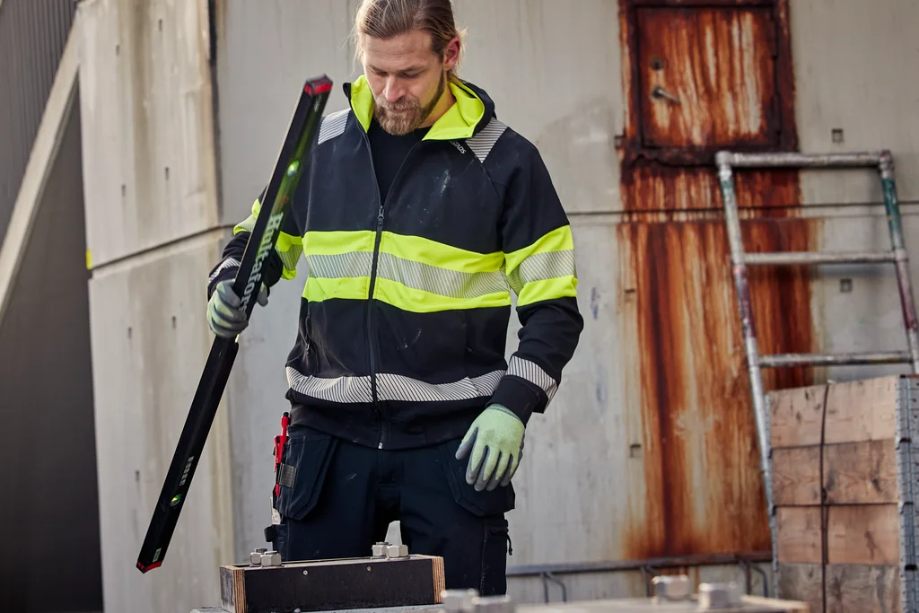 Dual Products Right Image