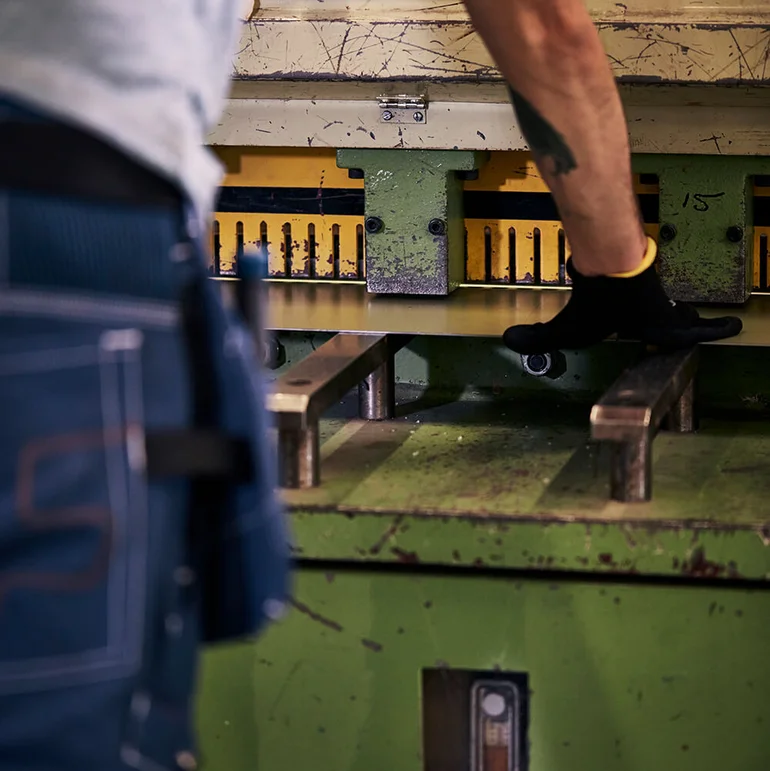 Fredrik työssä haukiunelmia Fristads mobile