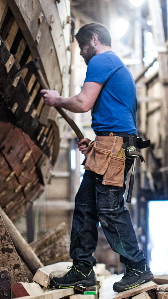Vakman aan het werk in Fristads werkkleding