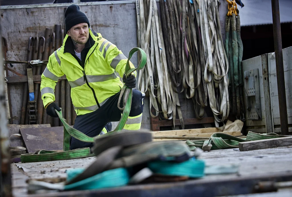 Dual Products Right Image