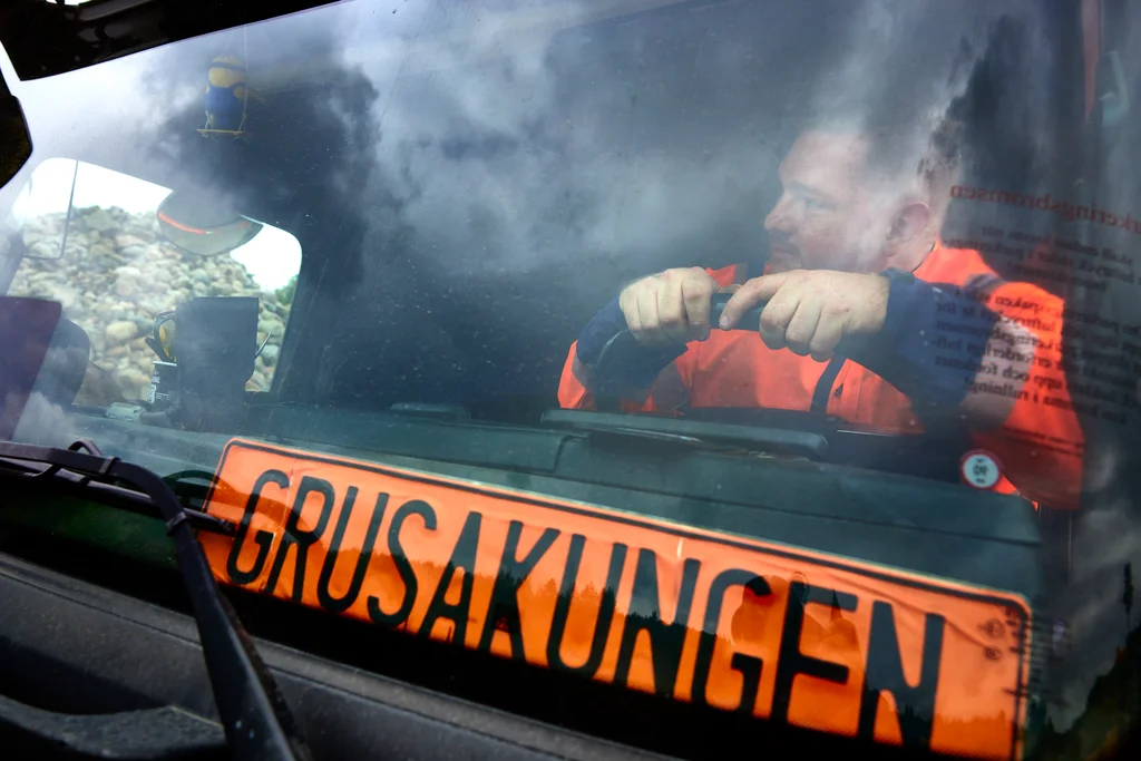 Dual Products Right Image