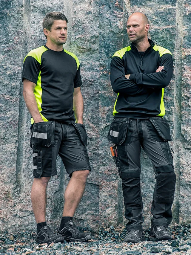 Mannen in een zomer in winter werkoutfit